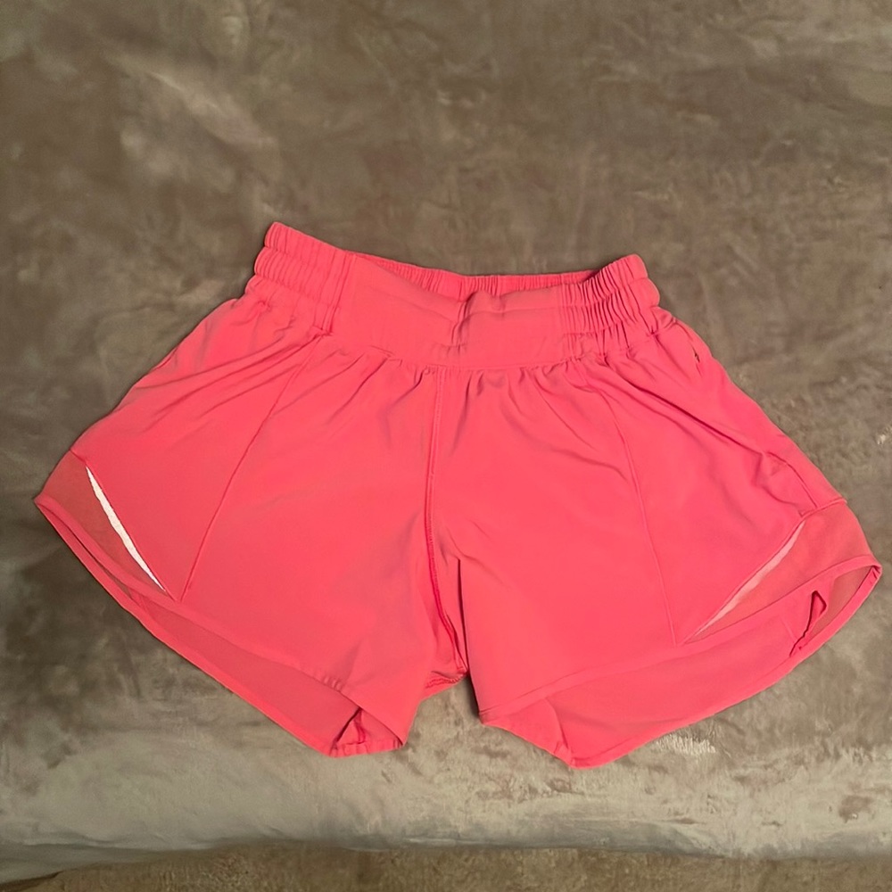 Lululemon hottie hot low rise lined short 2.5